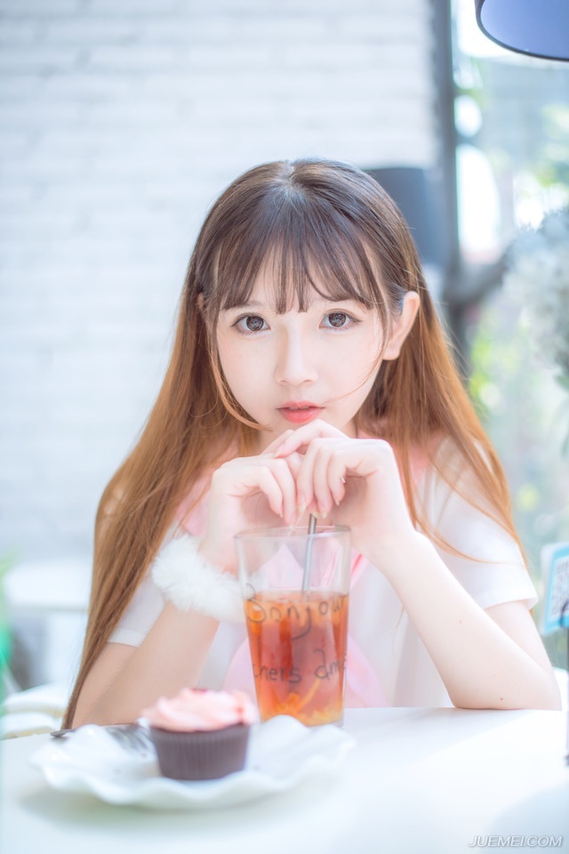 “兄长放心，父亲来前已经与我说过，此行征只是学习，只许听、看，不许问，若有想法，可以私下与兄长商议，与兄长任何决定，都不得干涉，这点，雄将军可以作证！”吕征微笑道。